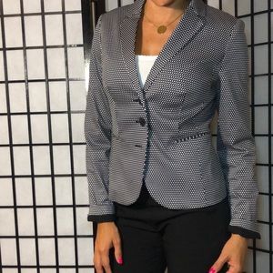 Black and white fitted Blazer